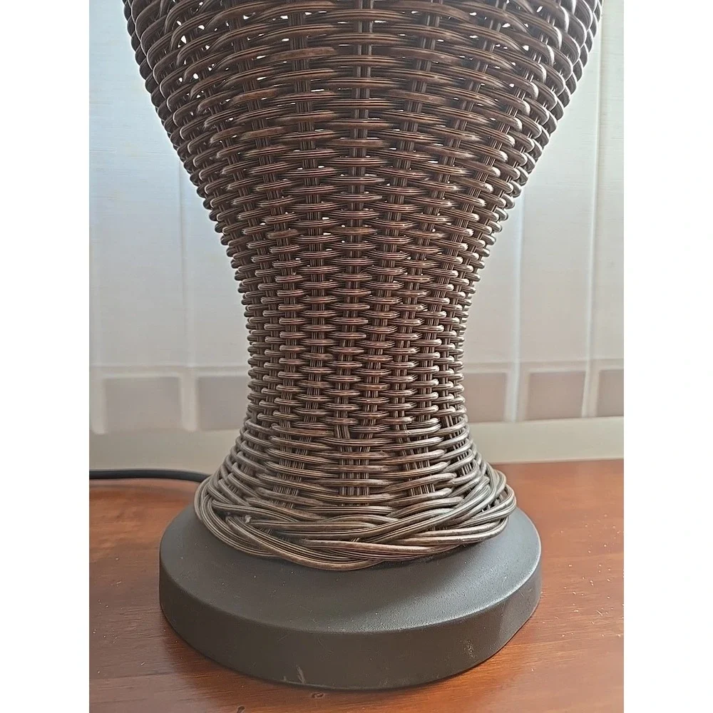 VTG Wicker Rattan Ginger Jar‎ Table Lamp With Metal Base No Shade